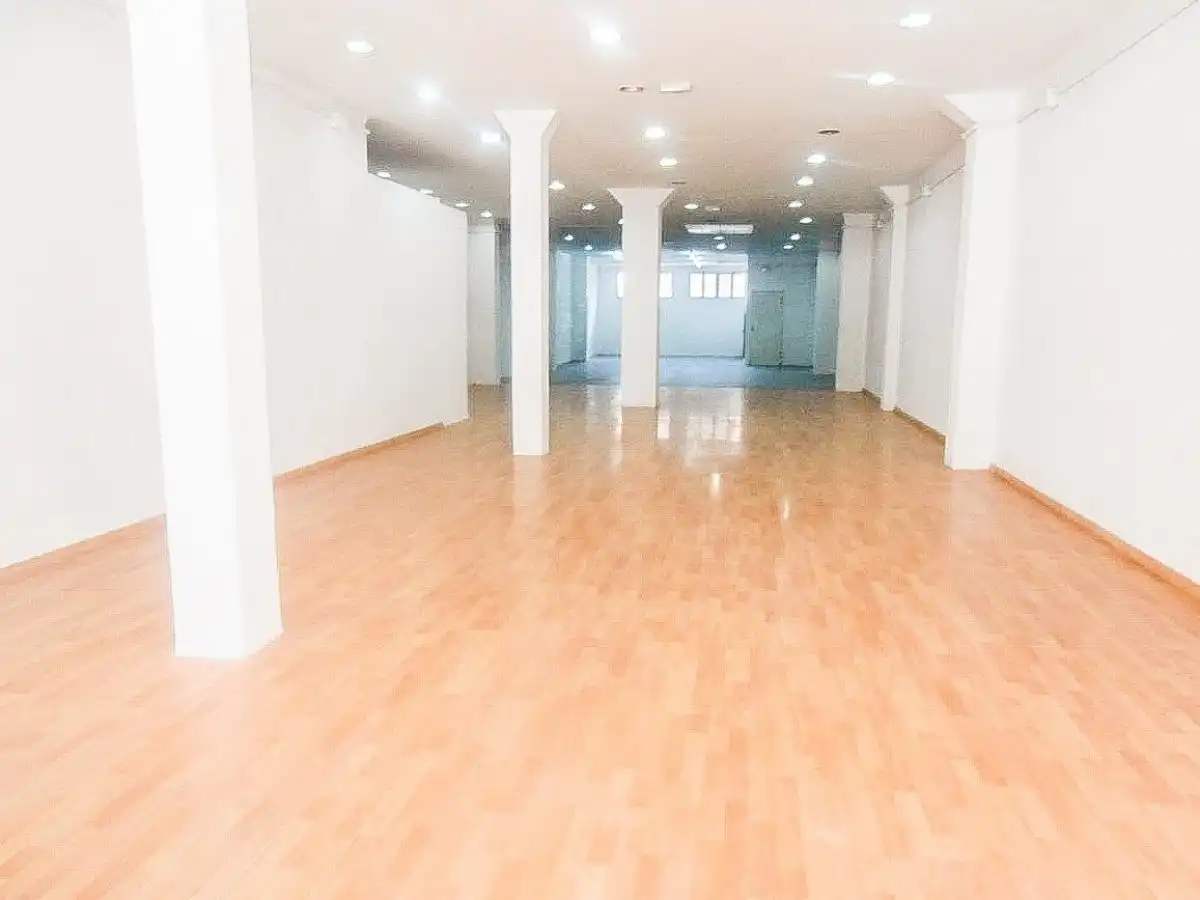 Local comercial de lloguer a Centre - Sant Oleguer, imagen 8