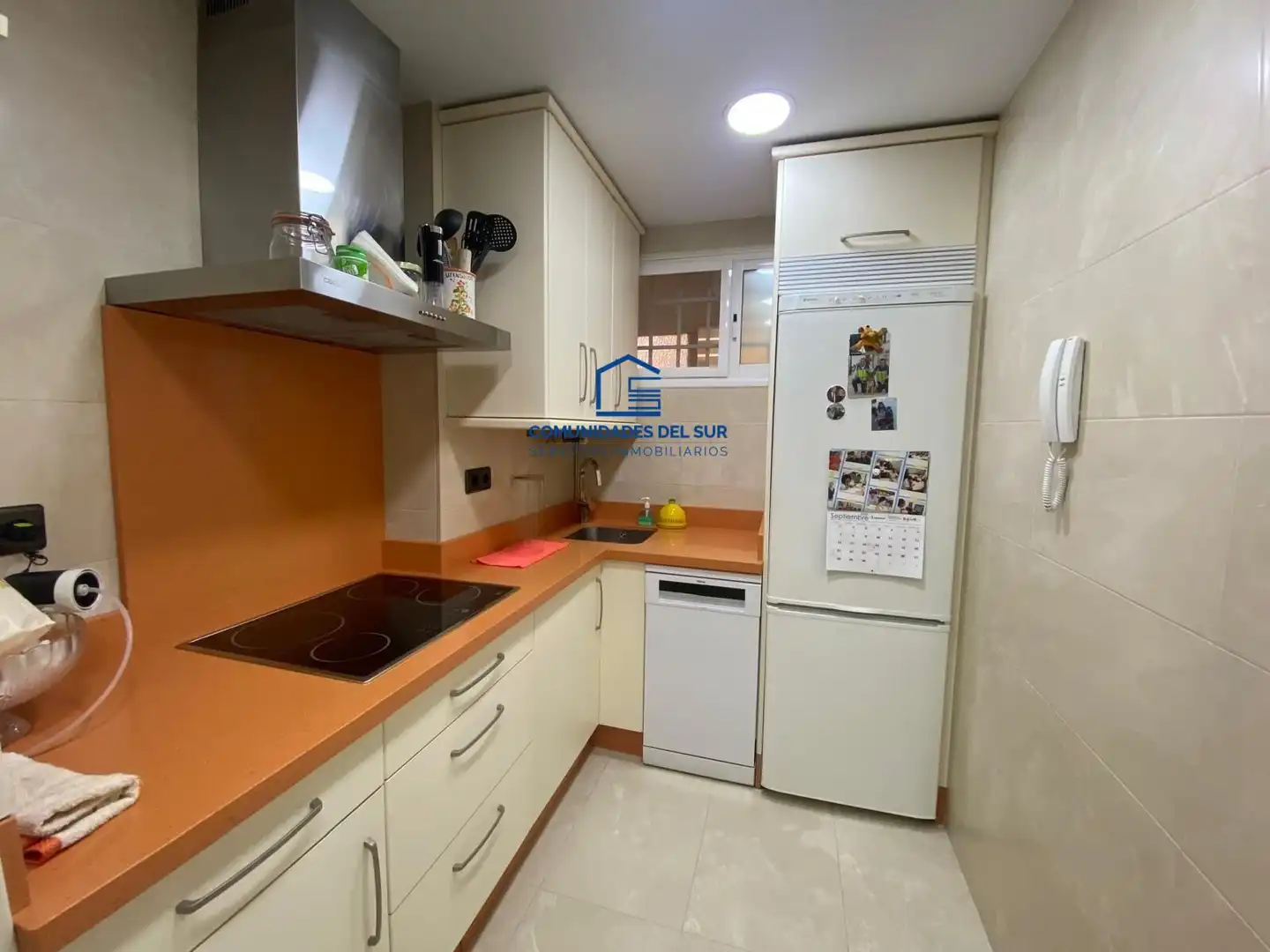 Cuina de Apartament de lloguer en Cádiz amb Terrassa i Moblat