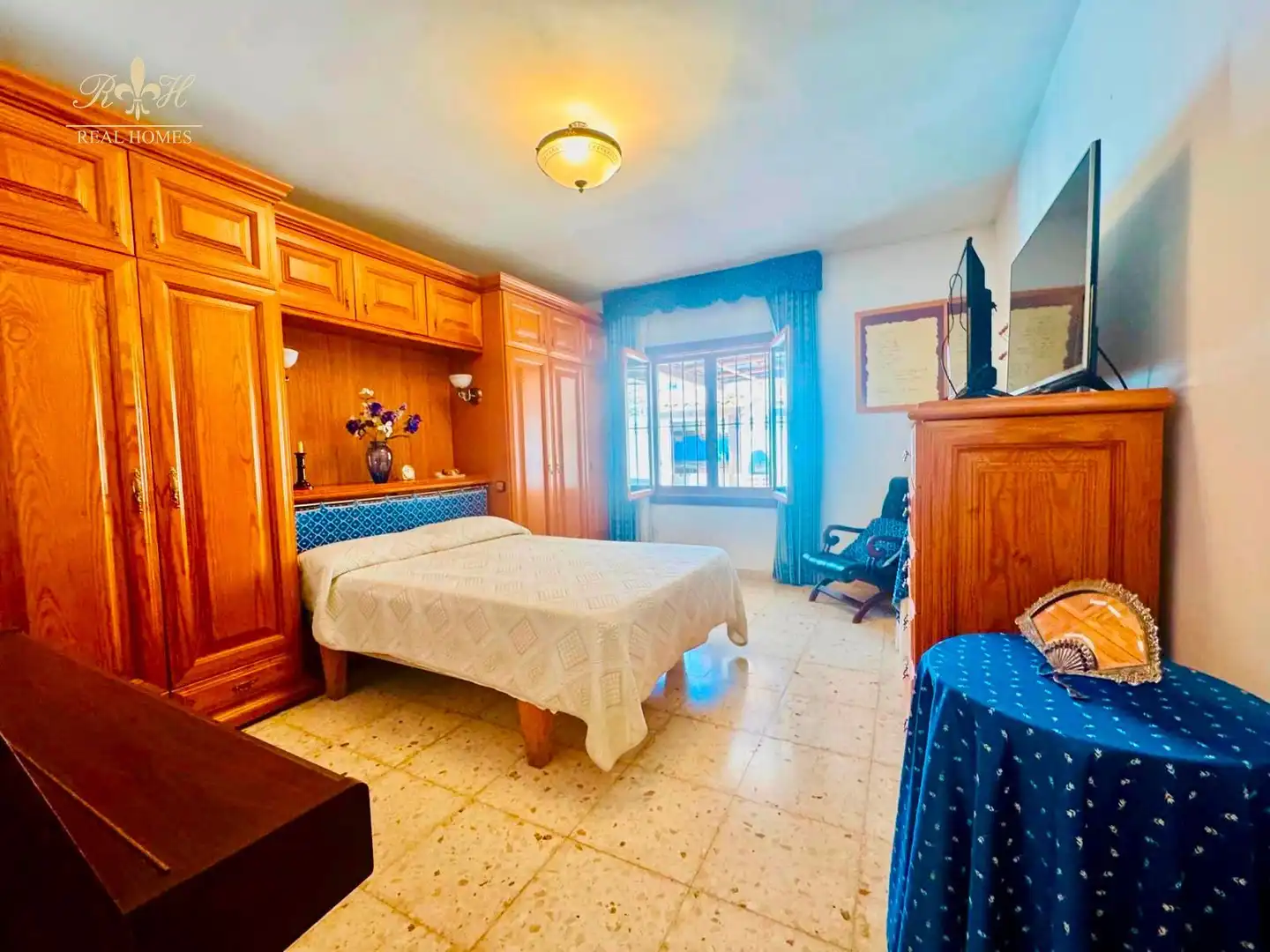 Bedroom of Houses for sale in Benidorm  with Air Conditioner, Terrace and Swimming Pool
