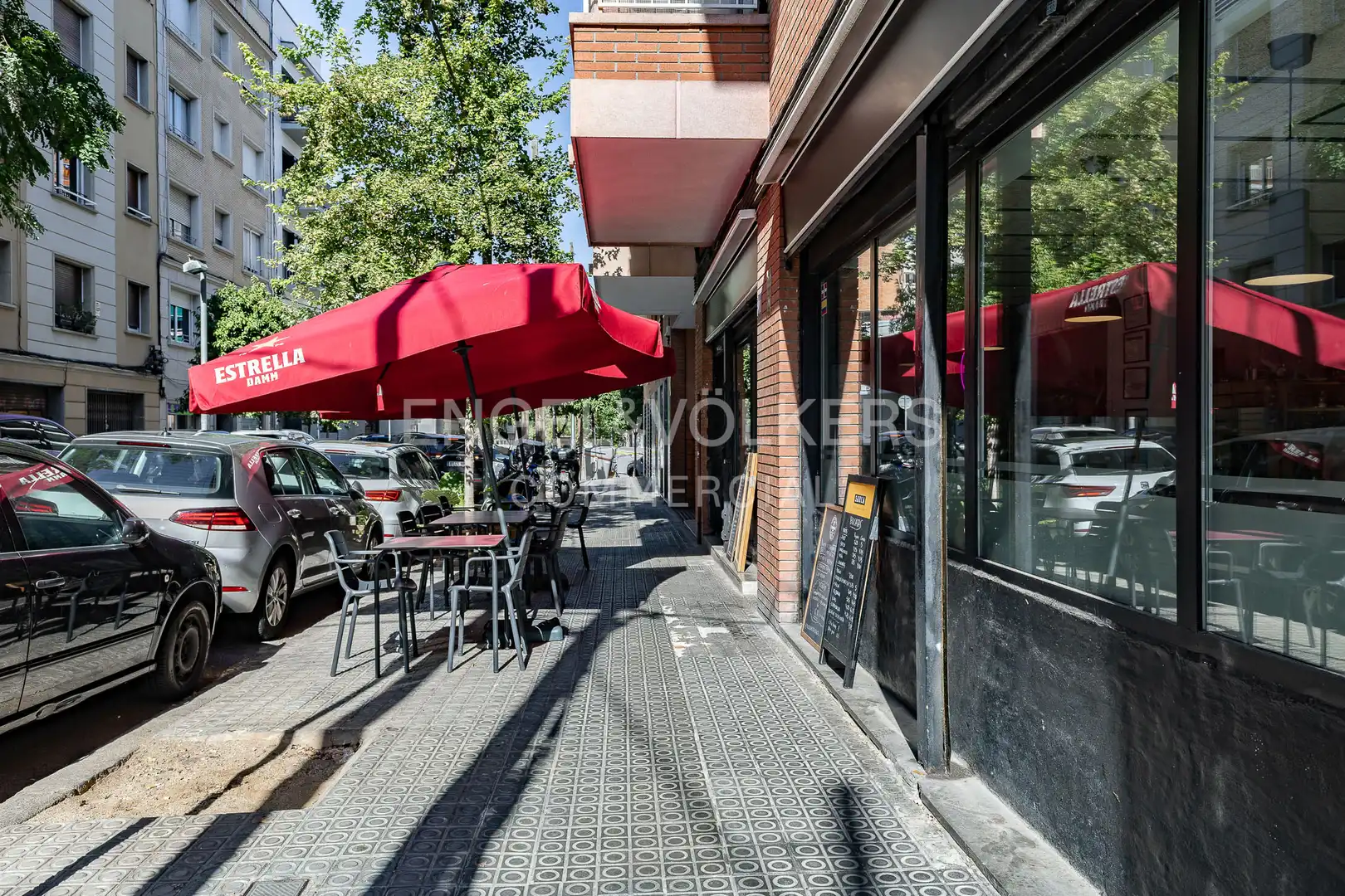Vista exterior de Local de lloguer en Barcelona amb Terrassa