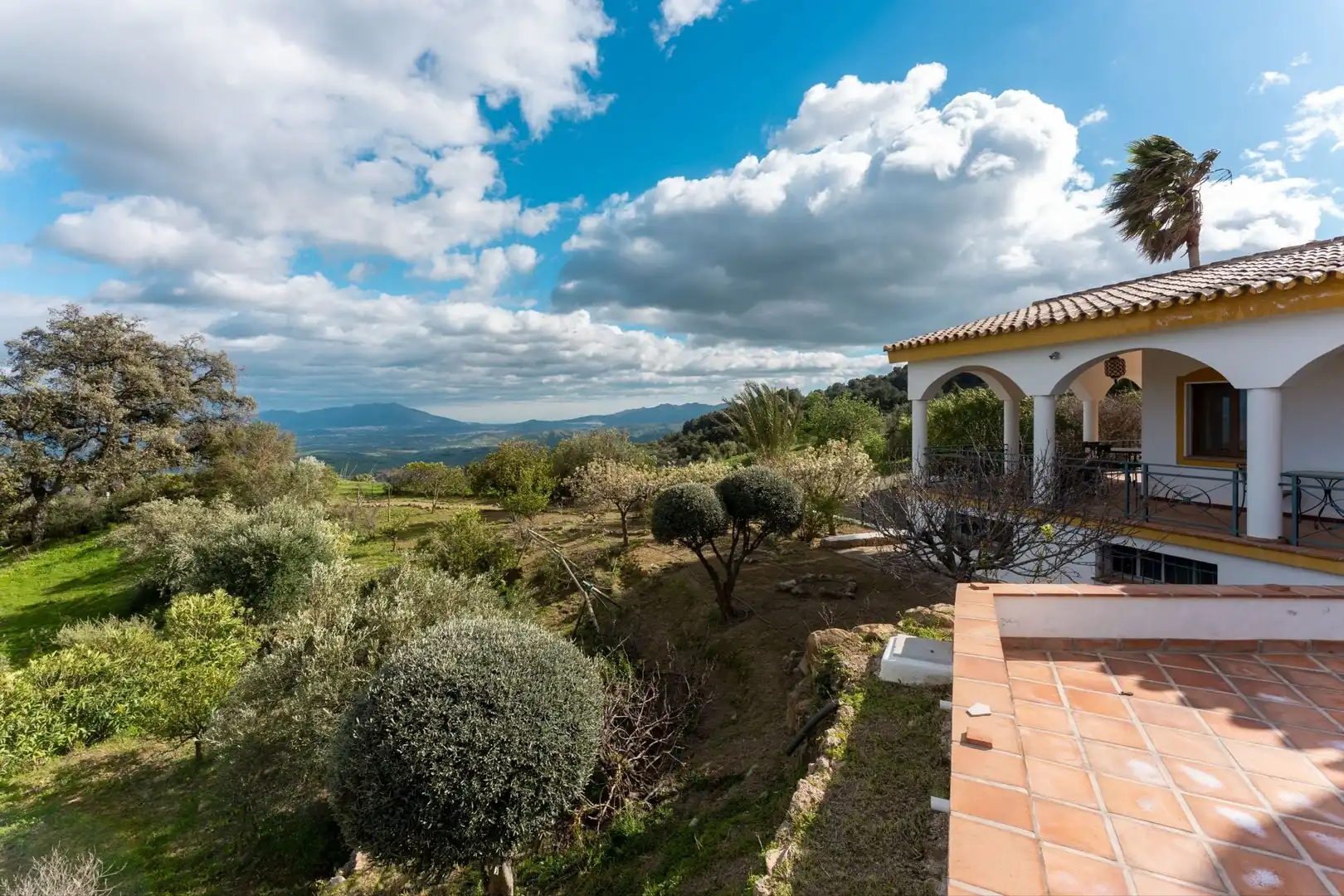 Jardí de Finca rústica en venda en Casarabonela amb Calefacció i Piscina
