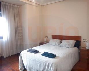 Bedroom of Flat to rent in Oviedo 