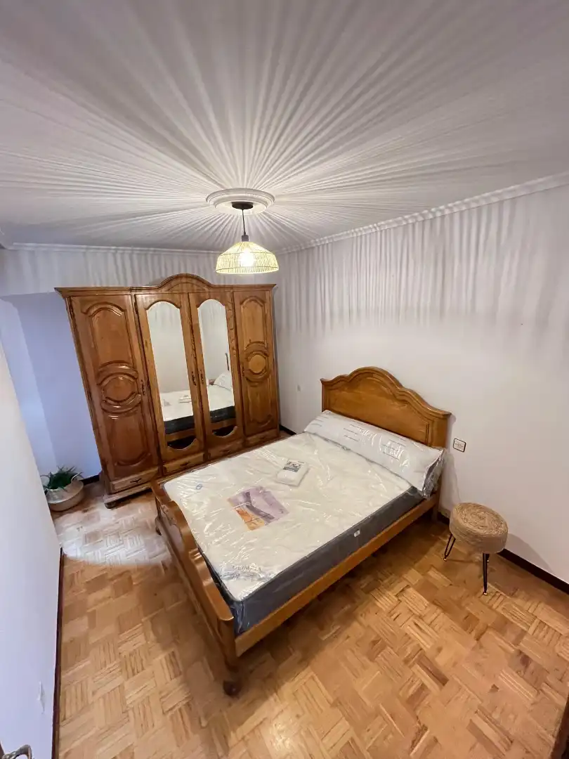 Habitación de Piso de alquiler en Oviedo  con Calefacción, Parquet y Trastero