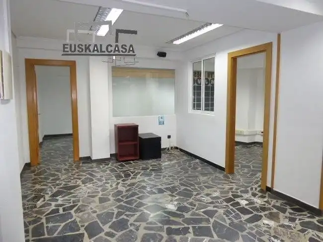 Oficina en venda en Bilbao  amb Calefacció