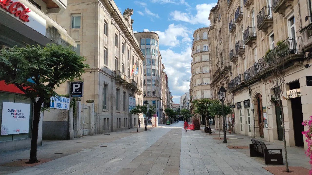 Vista exterior de Àtic en venda en Ourense Capital  amb Terrassa i Balcó