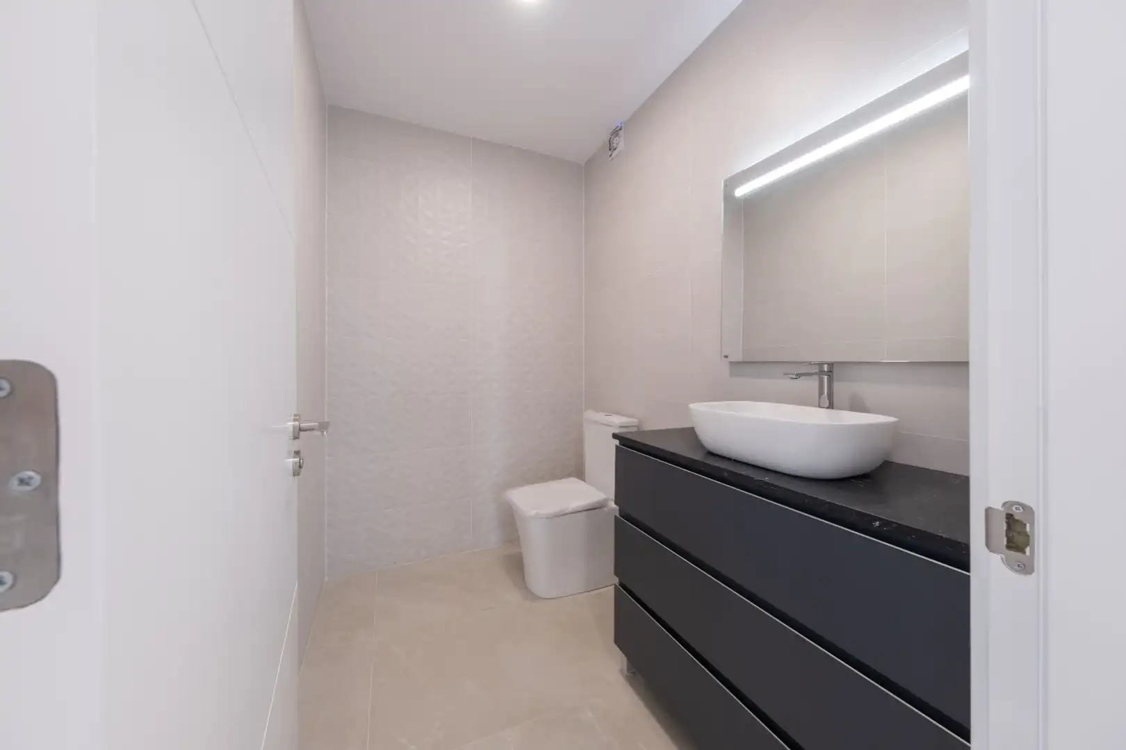 Bathroom of Attic for sale in Las Palmas de Gran Canaria  with Air Conditioner, Terrace and Storage room