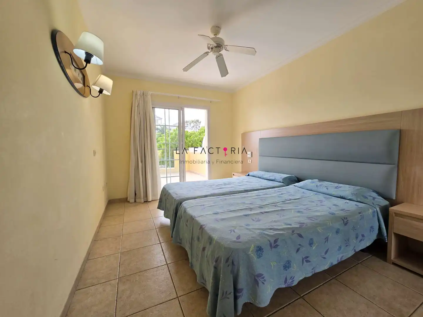 Habitación de Apartamento en venta en Arona con Terraza, Amueblado y Piscina comunitaria
