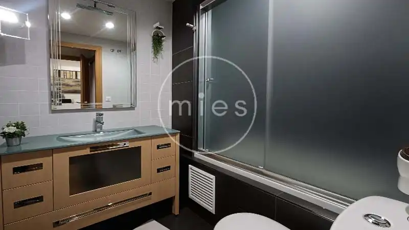 Bathroom of Flat for sale in Aldaia  with Air Conditioner, Heating and Terrace