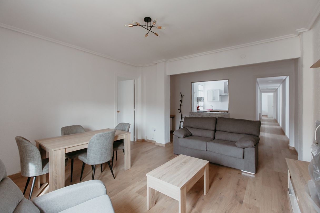 Sala de estar de Piso de alquiler en  Huesca Capital con Calefacción