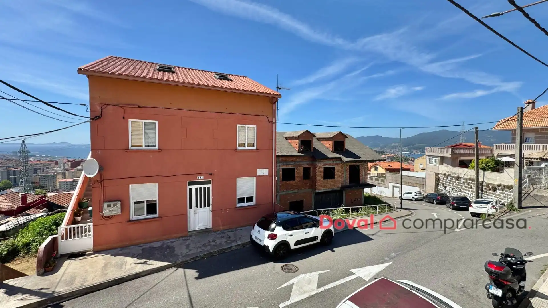 Vista exterior de Casa o chalet en venta en Vigo  con Parquet, Terraza y Amueblado
