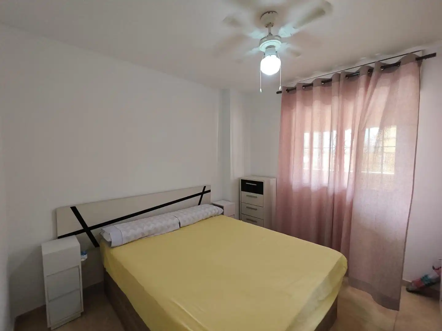 Schlafzimmer von Wohnungen zur Miete in Benalmádena mit Terrasse, Möbliert und Gemeinschaftspool