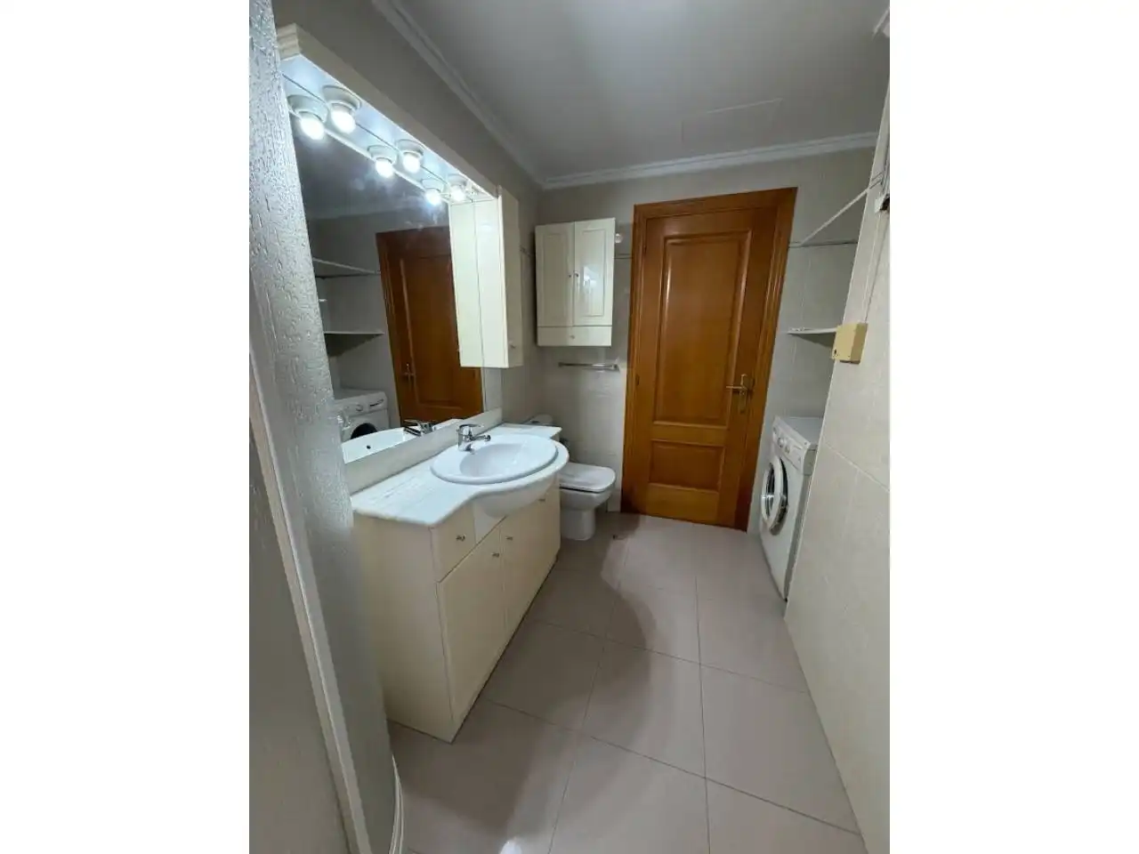Bany de Apartament en venda en Lugo amb Calefacció, Traster i Moblat