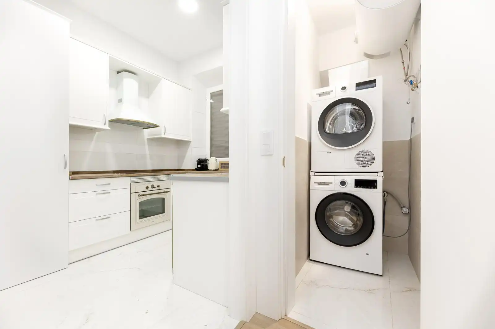 Kitchen of Apartments for rent in Granada  with Air Conditioner, Heating and Parquet flooring