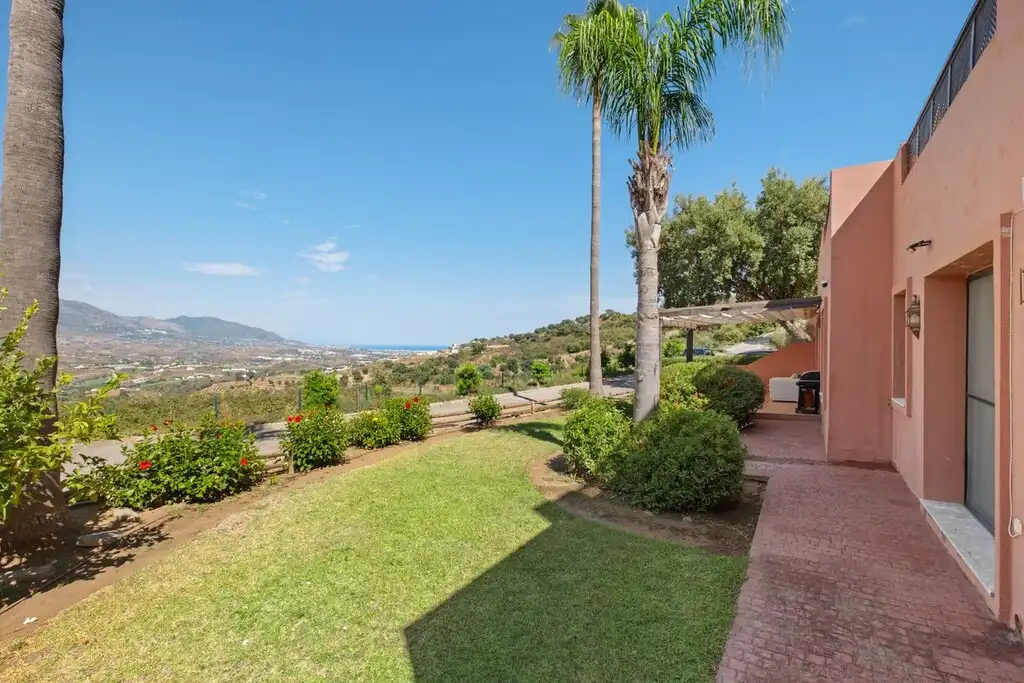 Vista exterior de Planta baja en venta en Ojén con Aire acondicionado, Jardín privado y Terraza