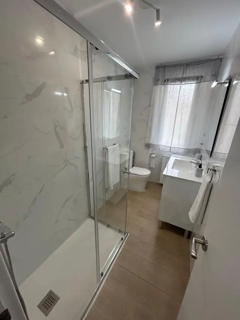Badezimmer von Wohnung zur Miete in Cabezón de la Sal mit Heizung und Balkon