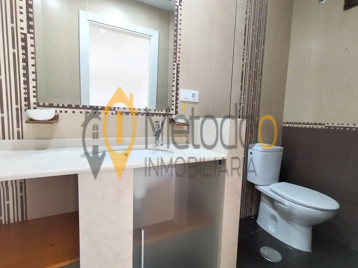 Baño de Casa adosada en venta en La Rinconada con Aire acondicionado, Terraza y Trastero