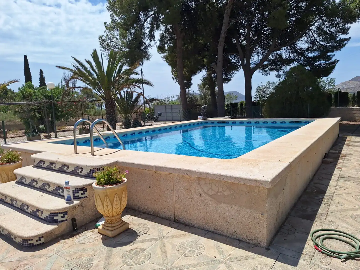 Piscina de Casa o xalet en venda en Alicante / Alacant amb Jardí privat, Terrassa i Traster
