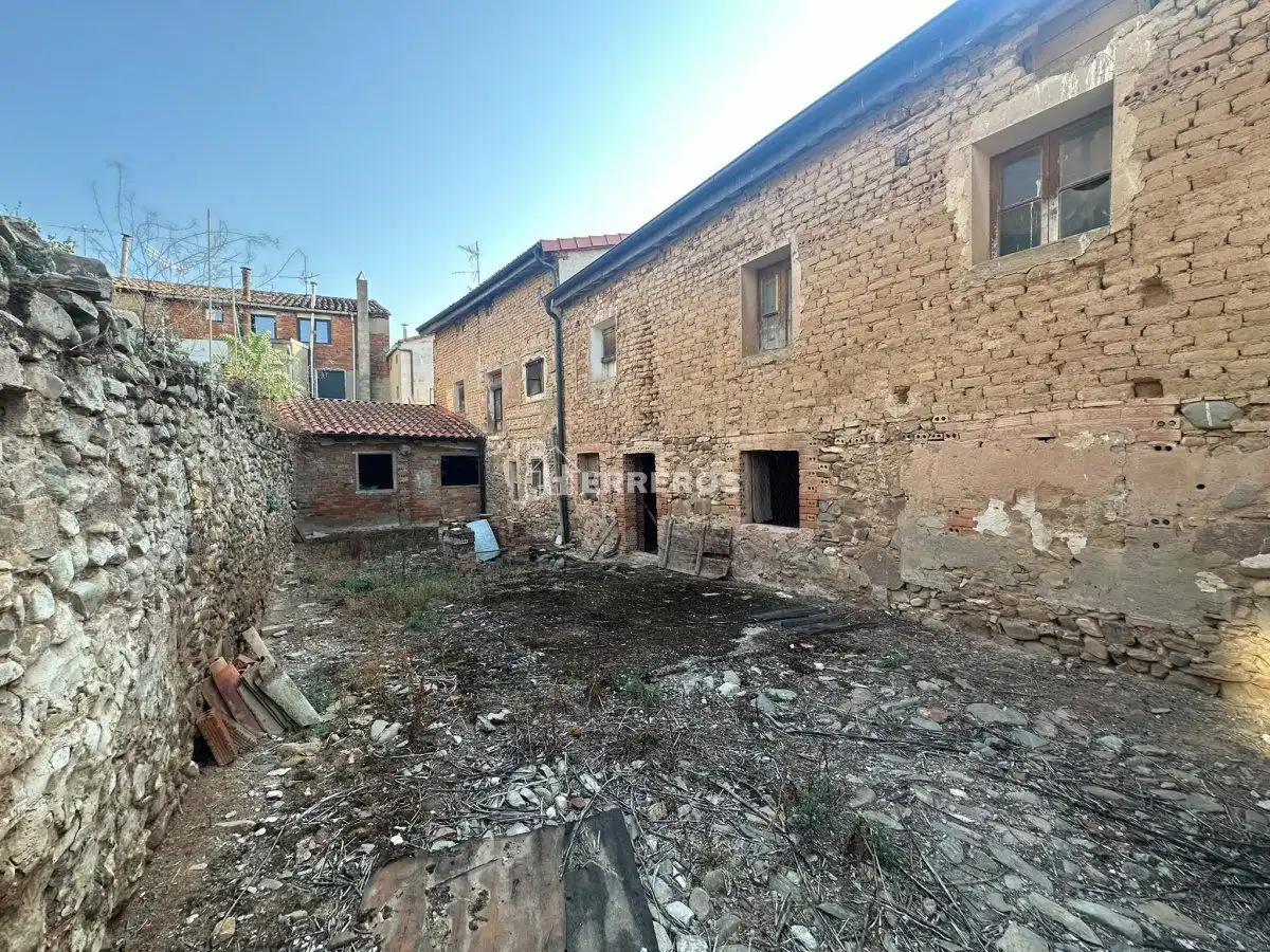 Houses for sale in Hervías
