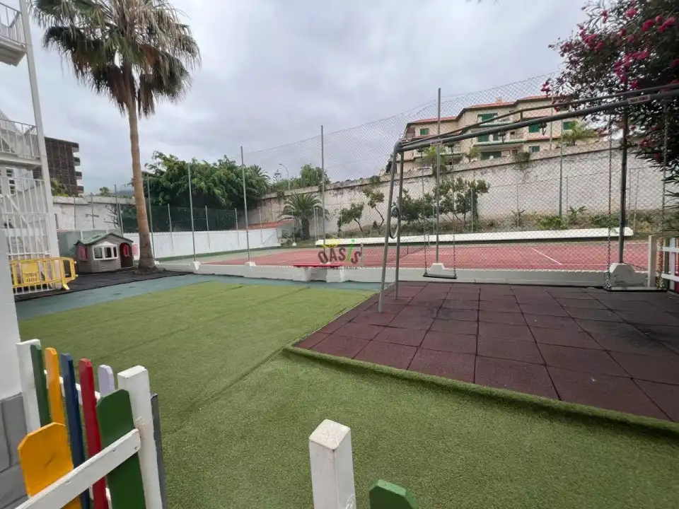 Aparcament de Pis en venda en Puerto de la Cruz amb Terrassa