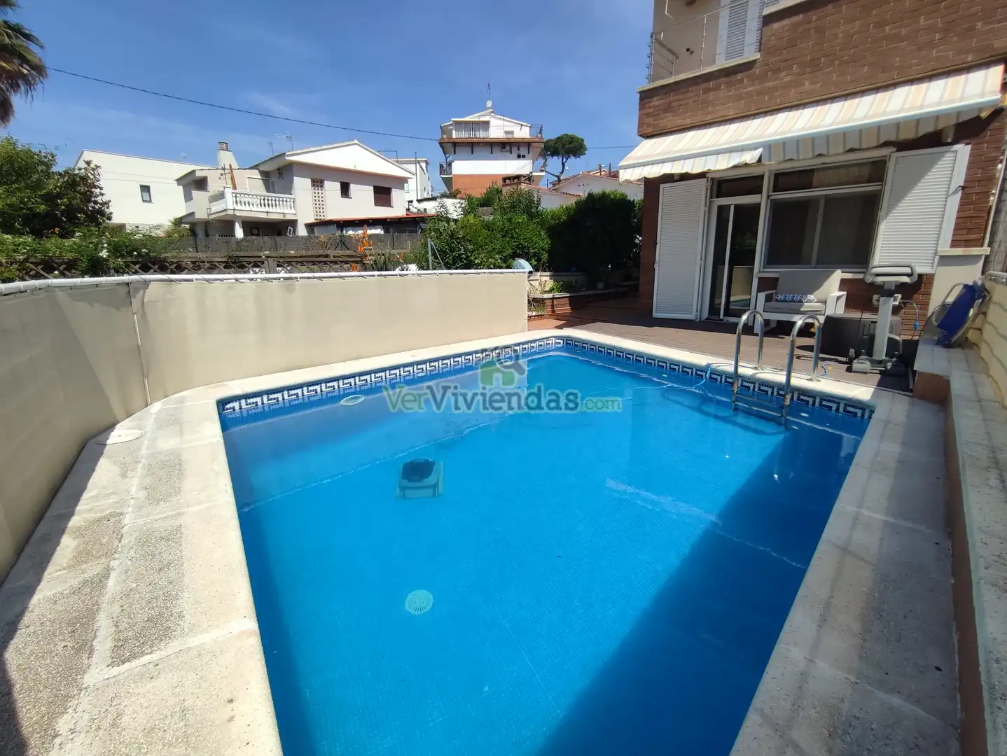 Piscina de Casa o xalet en venda en Cerdanyola del Vallès amb Aire condicionat, Calefacció i Jardí privat