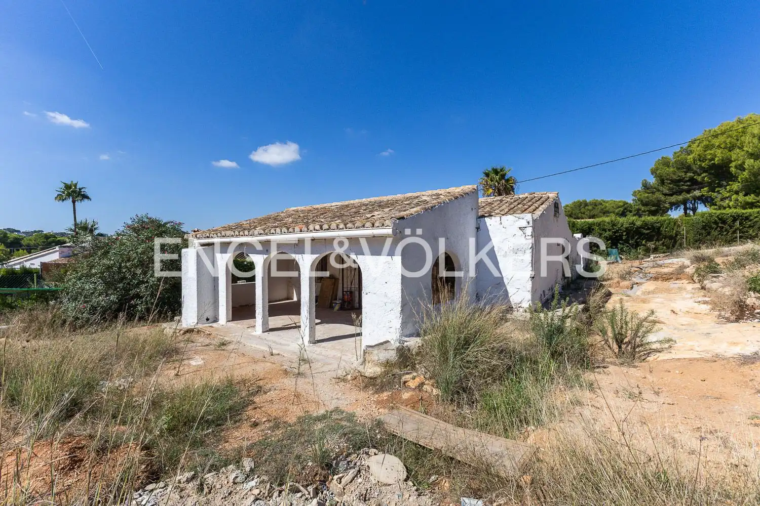 House with garden for sale in Montañar - El Arenal