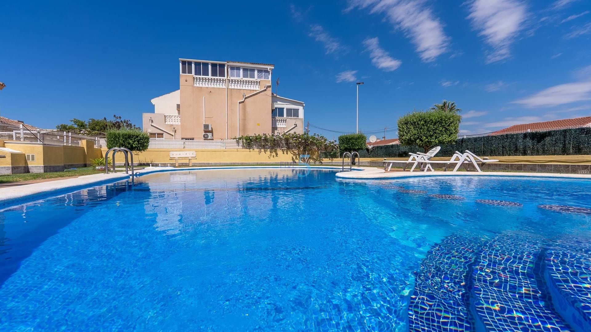 Swimming pool of House or chalet for sale in Torrevieja  with Air Conditioner, Terrace and Storage room