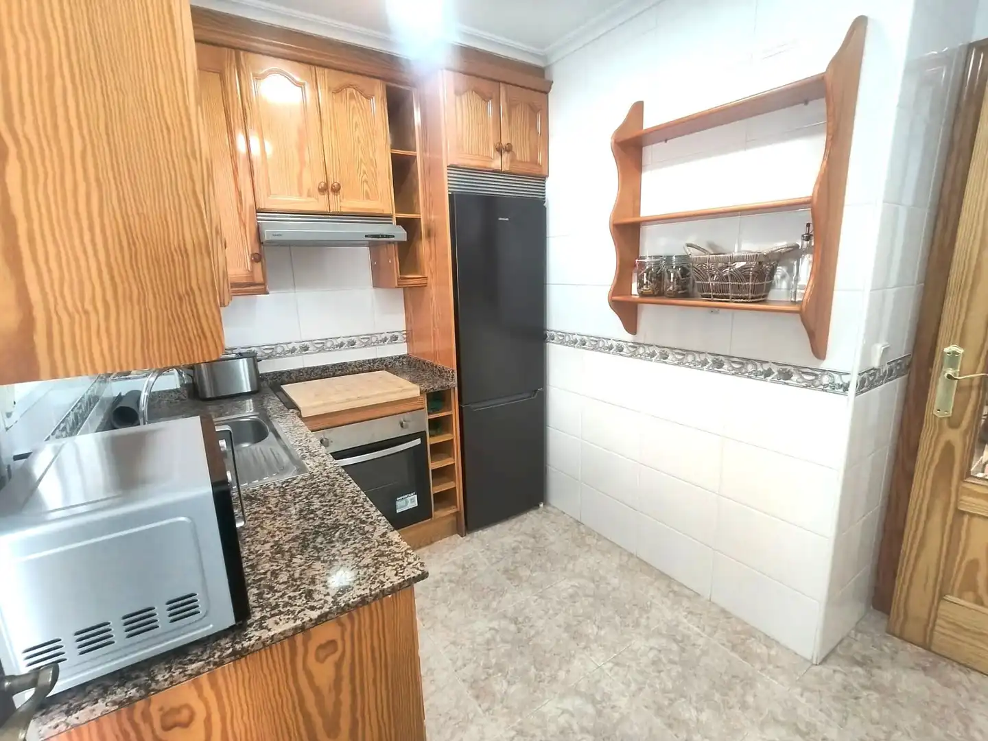 Küche von Maisonette zum Verkauf in Santa Pola mit Klimaanlage, Heizung und Privatgarten