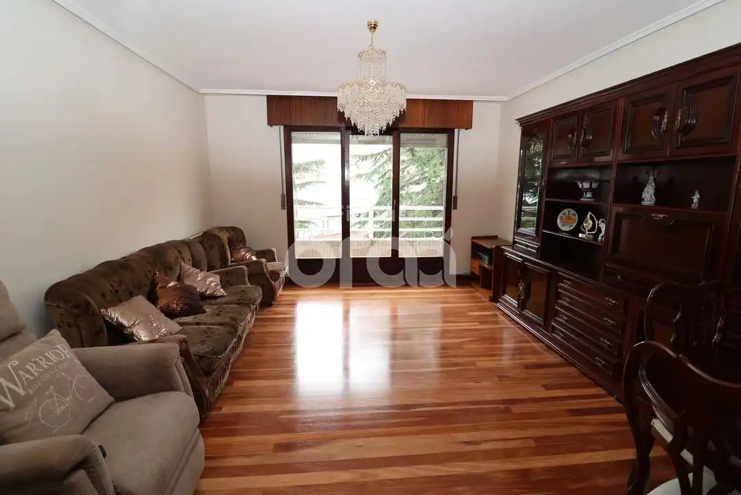 Sala de estar de Piso en venta en Santurtzi  con Calefacción, Amueblado y Balcón