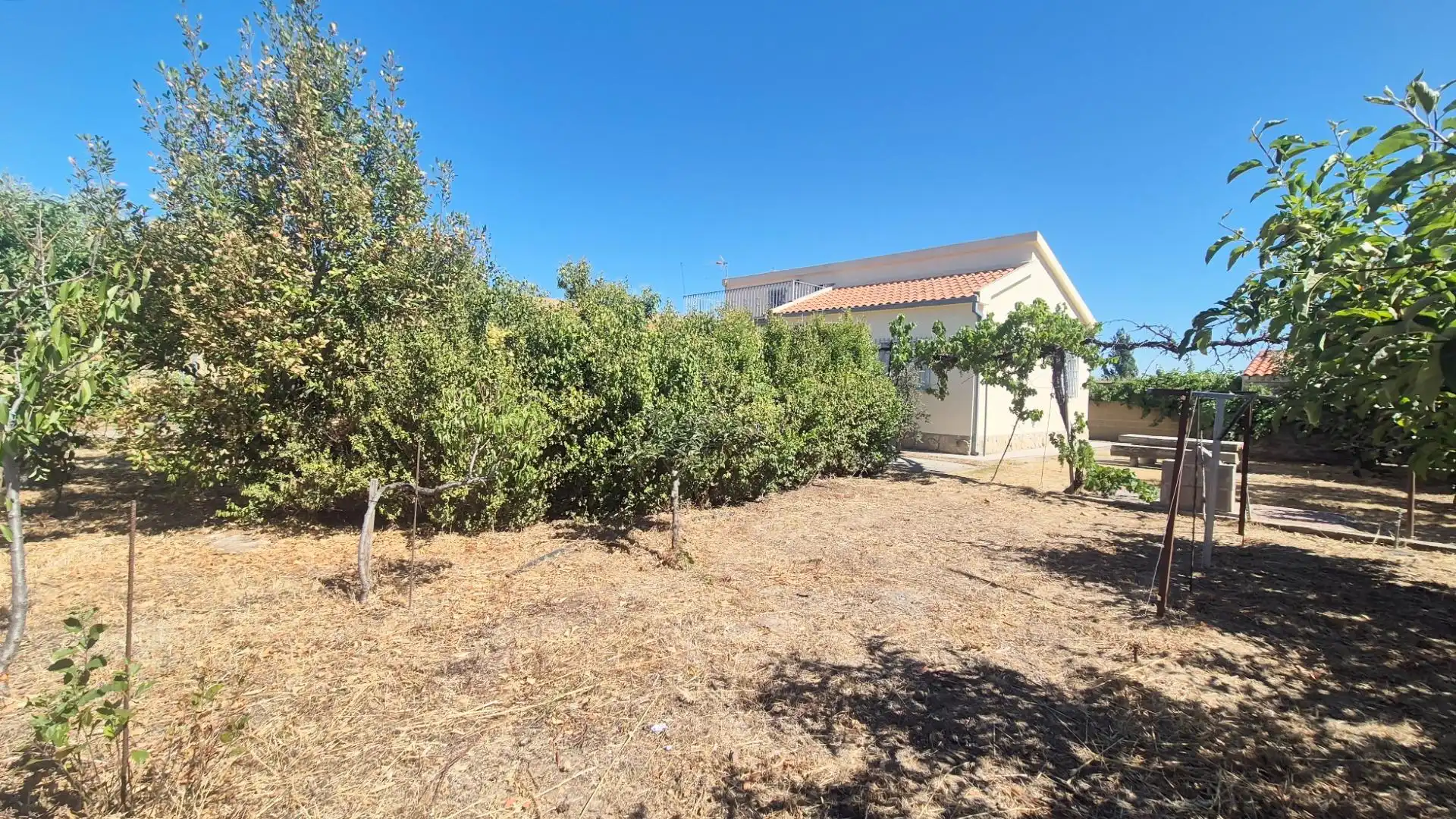 Houses for sale in Calvarrasa de Abajo  with Heating, Storage room and Furnished