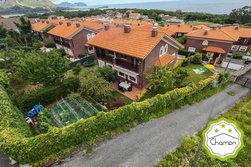 Exterior view of Houses for sale in Castro-Urdiales  with Heating and Furnished