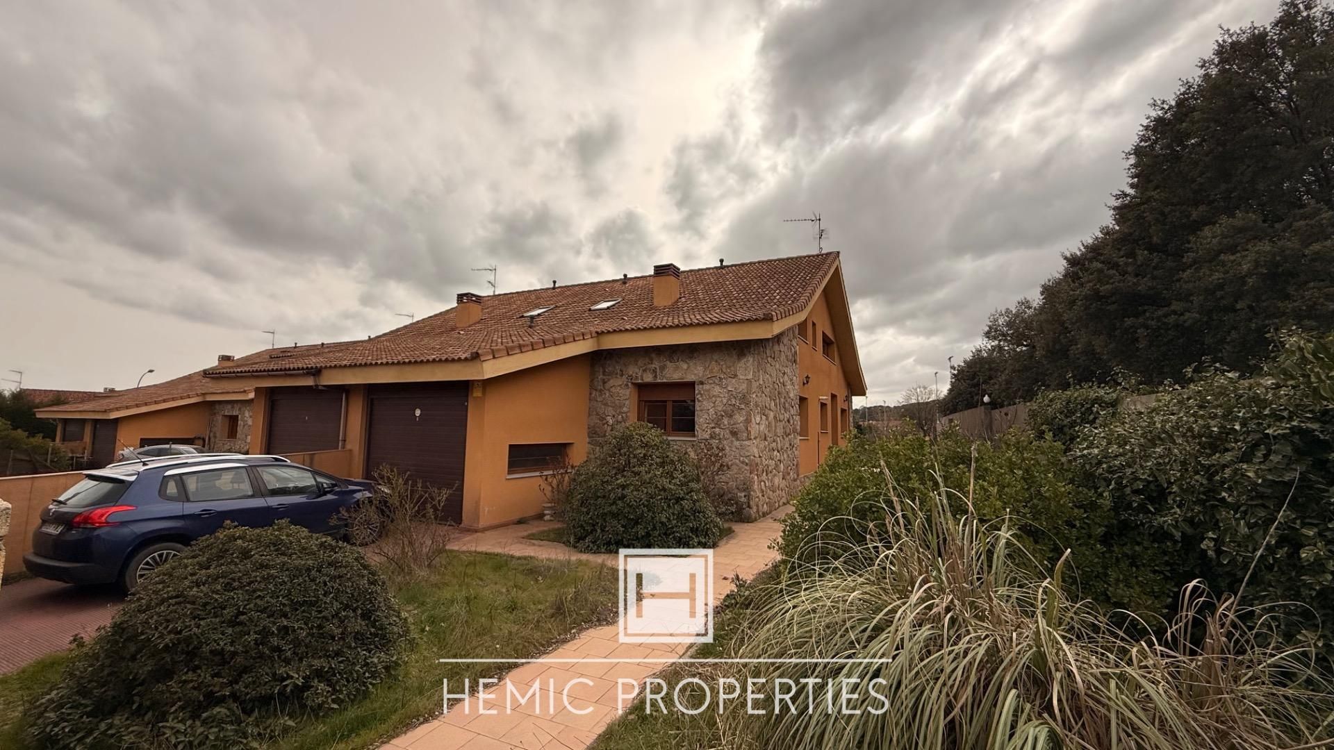 Exterior view of Single-family semi-detached for sale in Guadarrama  with Heating and Terrace