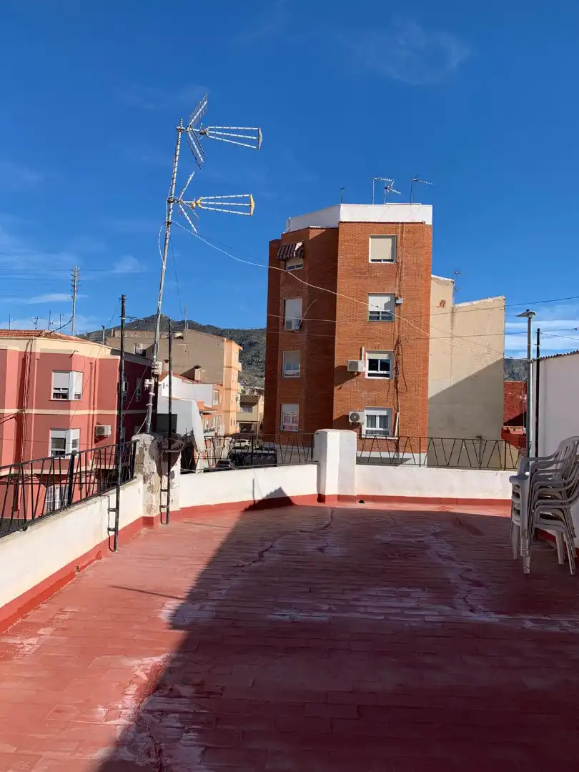 Vista exterior de Piso en venta en Petrer con Aire acondicionado, Terraza y Amueblado