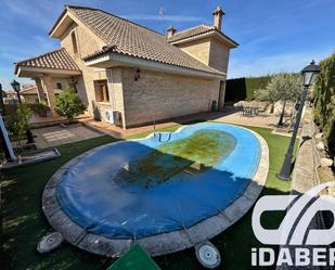 Swimming pool of House or chalet for sale in Esquivias  with Air Conditioner, Private garden and Terrace