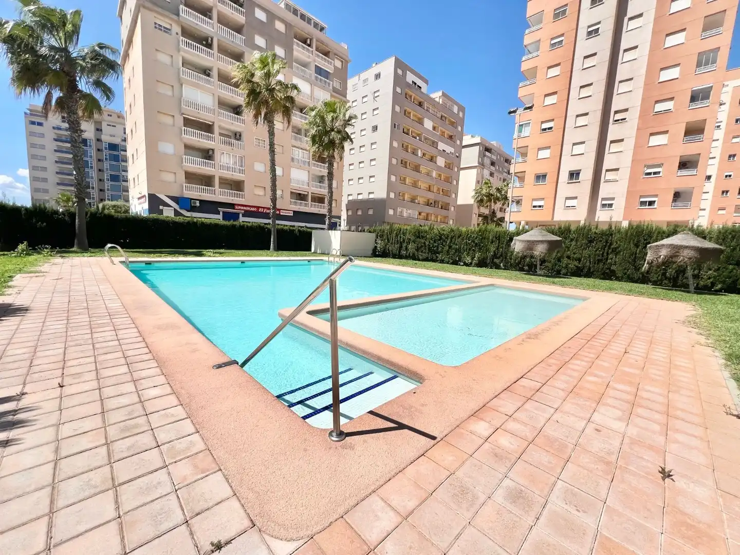 Schwimmbecken von Dachboden zur Miete in La Manga del Mar Menor mit Klimaanlage, Heizung und Terrasse