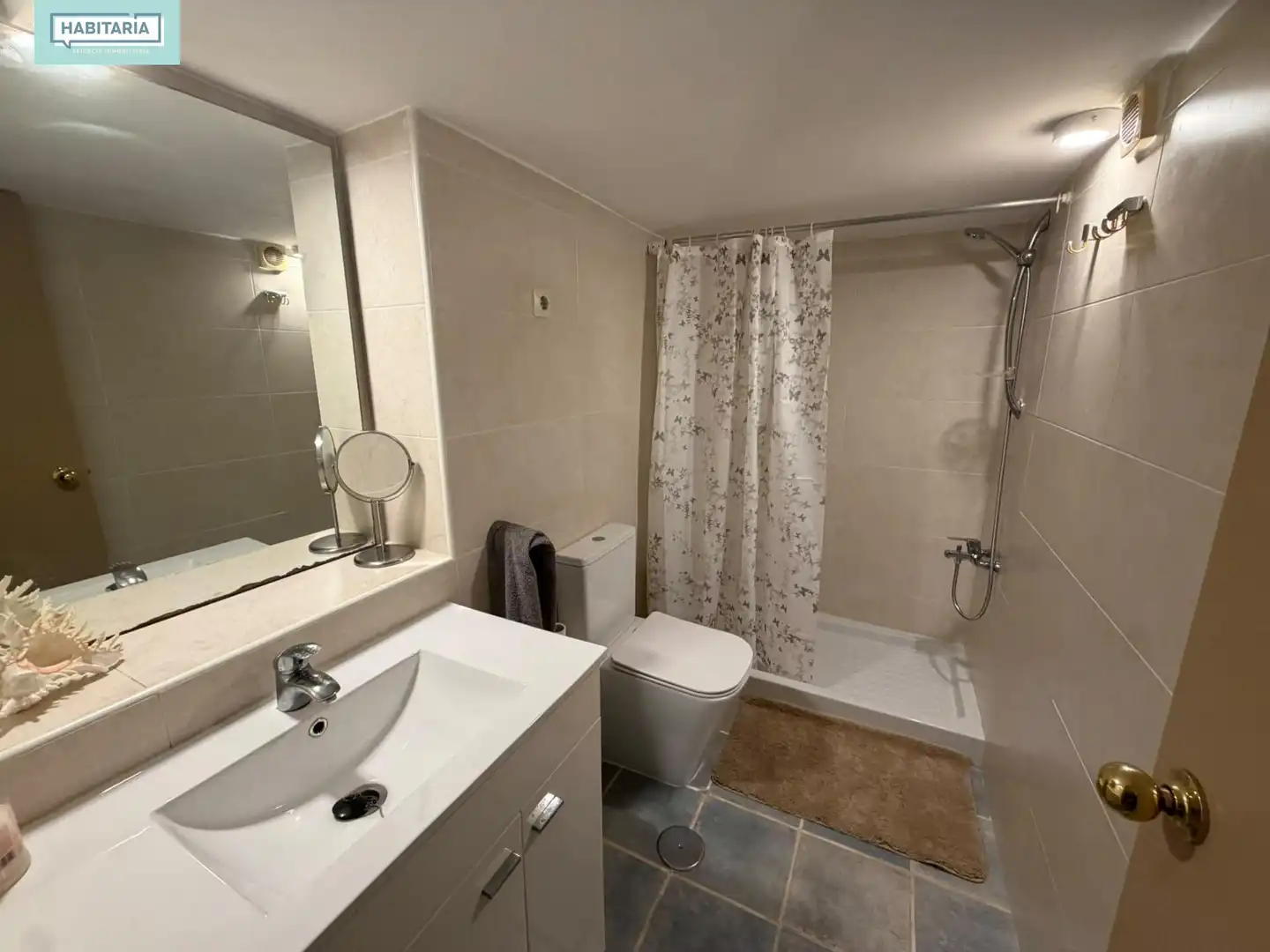 Baño de Planta baja de alquiler en Este