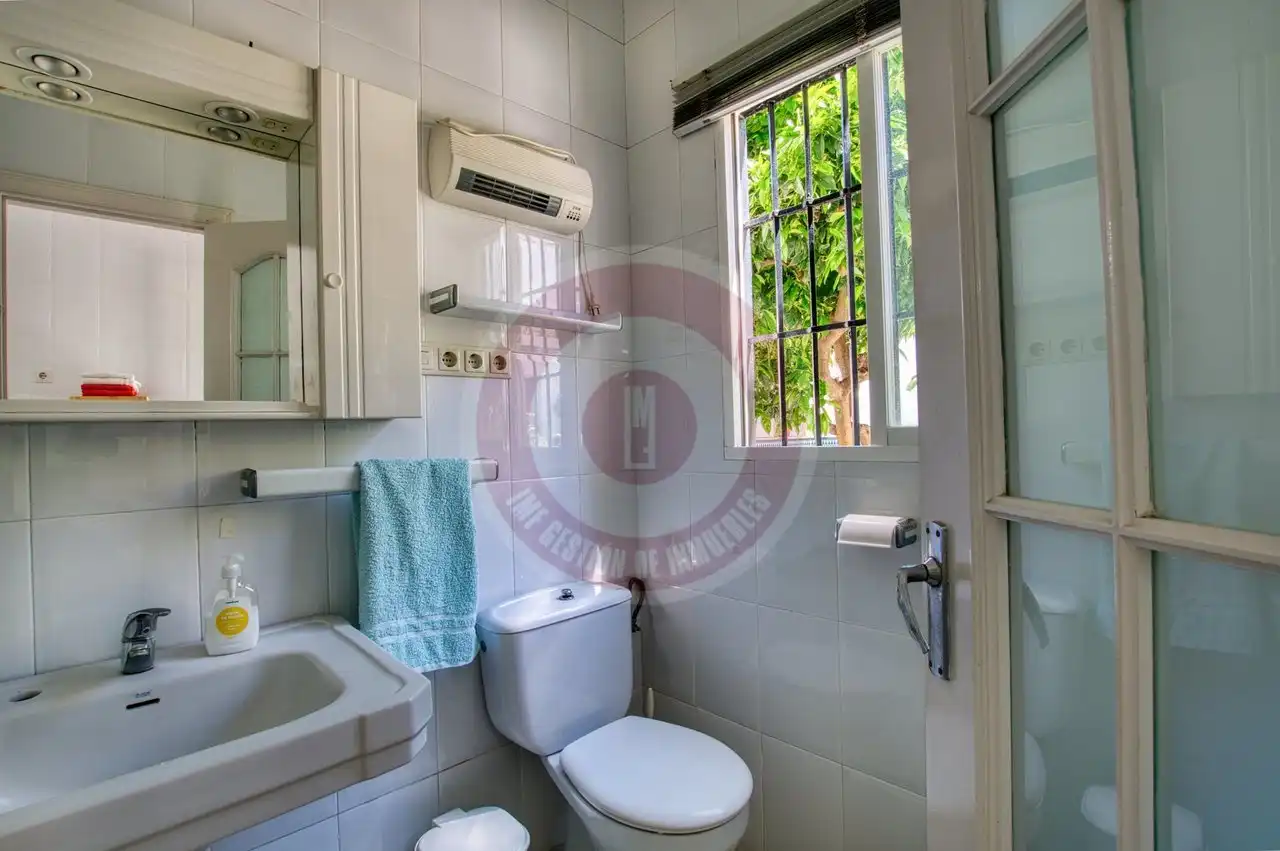 Bany de Casa o xalet en venda en Vélez-Málaga amb Jardí privat i Piscina