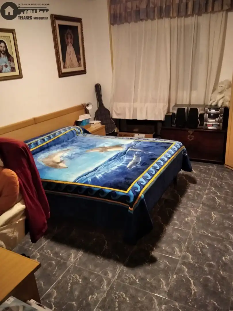 Dormitori de Pis en venda en Almansa amb Calefacció i Balcó