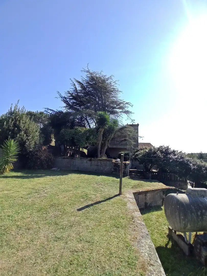 Jardí de Casa o xalet en venda en Pontevedra Capital  amb Calefacció, Jardí privat i Parquet