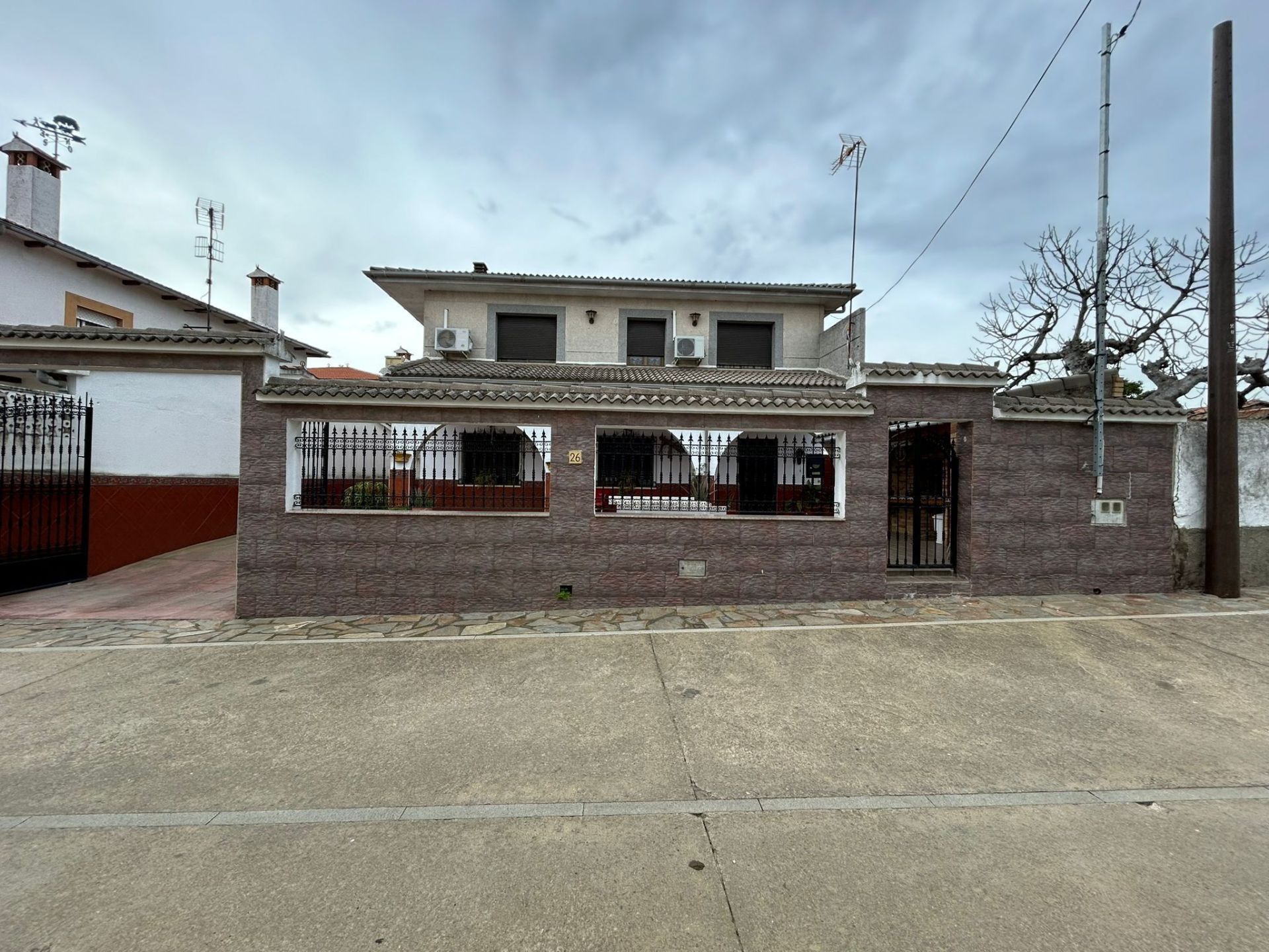 Vista exterior de Casa adosada en venda en Villa del Campo amb Aire condicionat i Traster