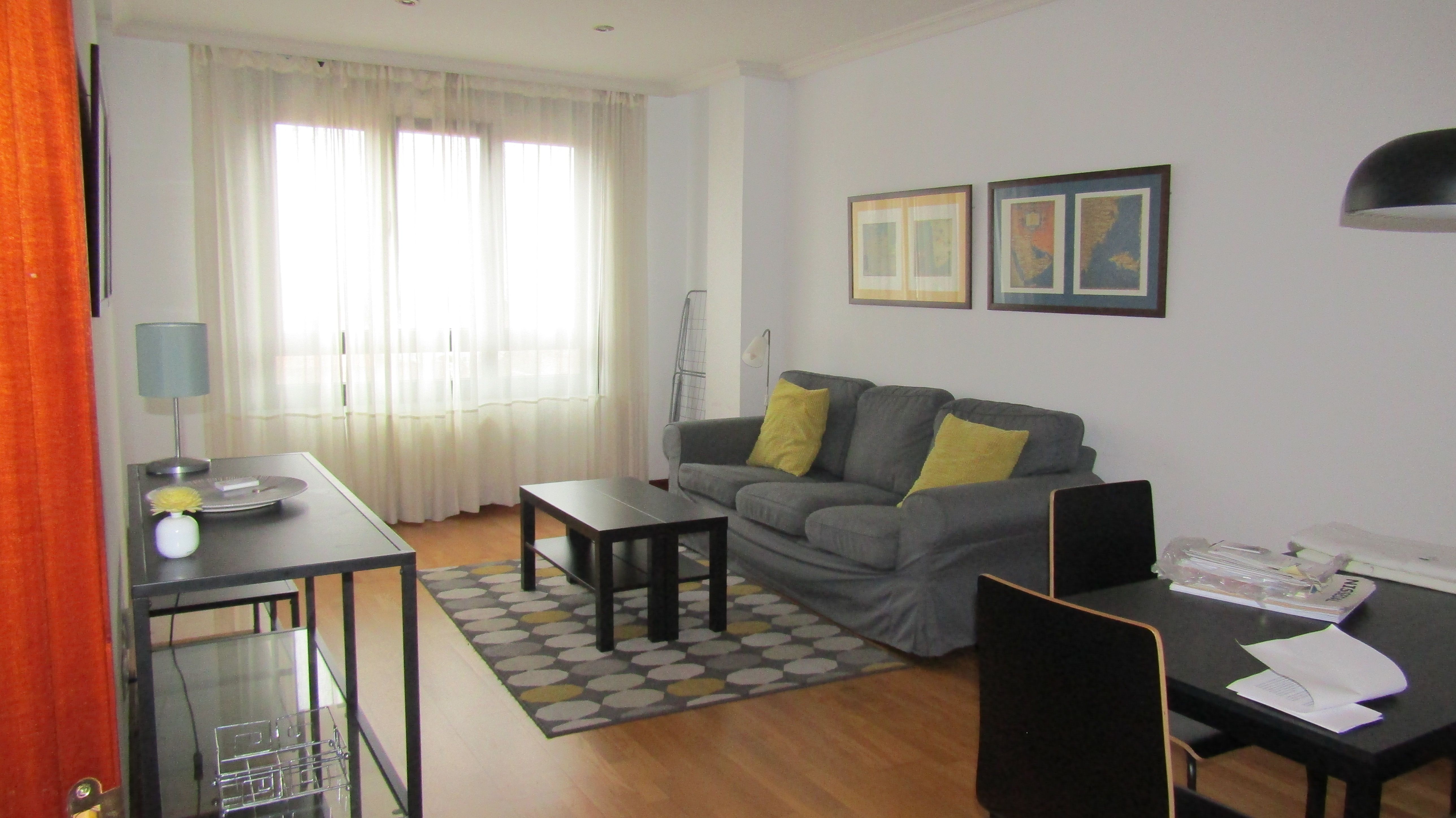 Flat to rent in Calle Matilde de la Torre, Roces