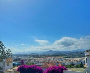 Vista exterior de Apartament en venda en Marbella amb Aire condicionat i Terrassa