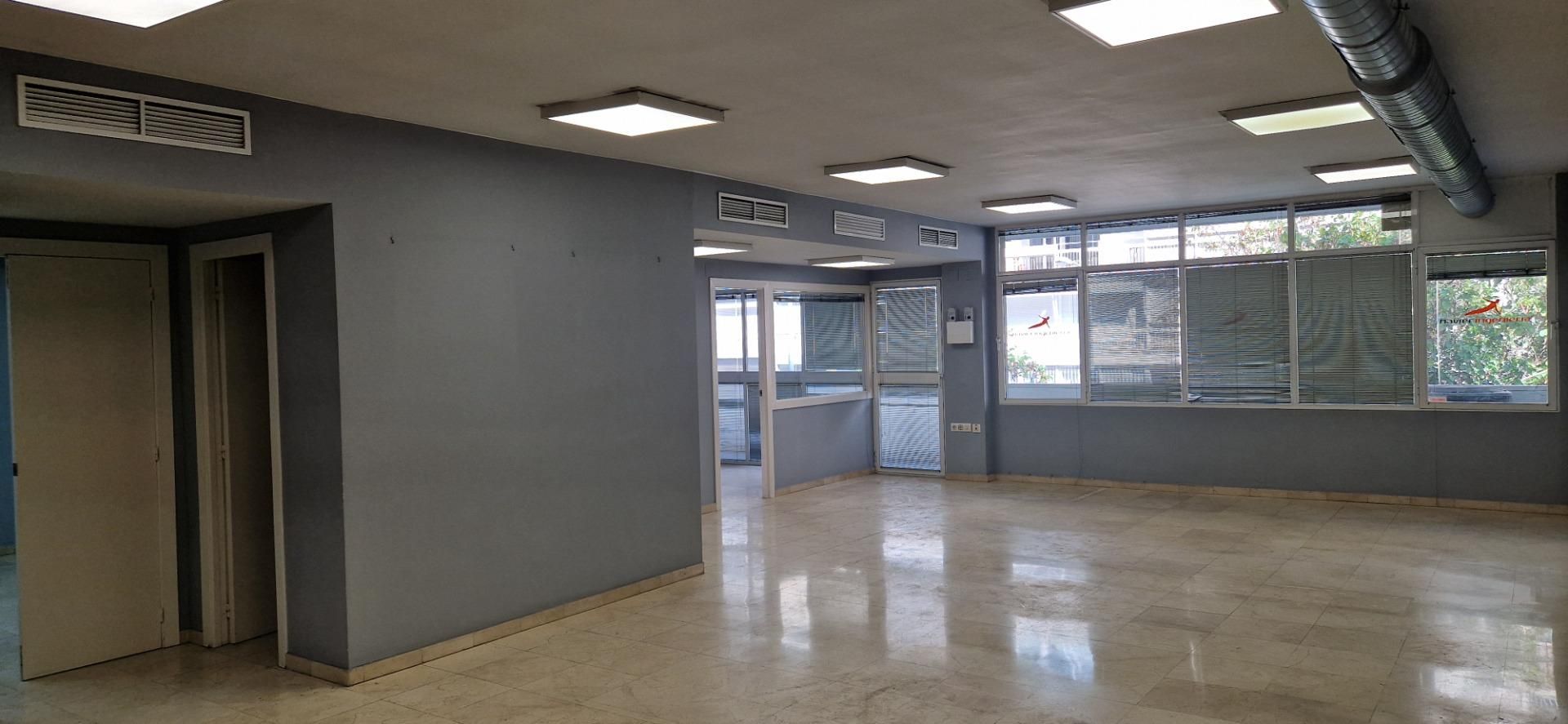 Office for sale in  Sevilla Capital  with Air Conditioner and Terrace