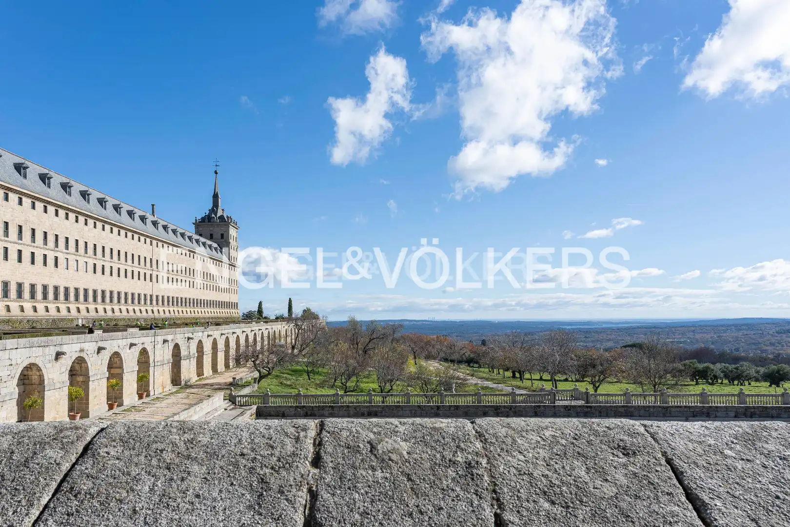 Vista exterior de Piso de alquiler en El Escorial con Calefacción, Parquet y Terraza