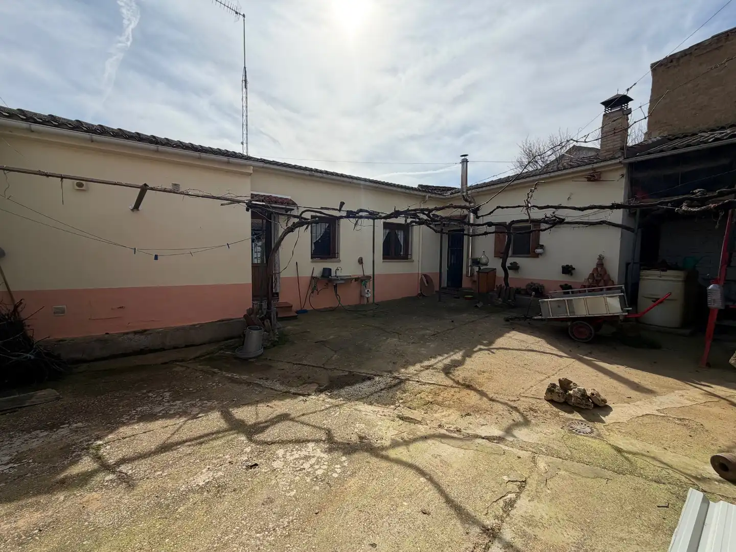 Exterior view of Houses for sale in Tordehumos  with Heating, Terrace and Storage room