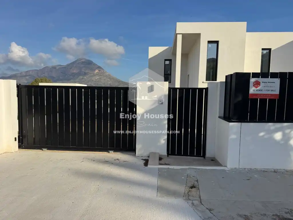 Casa o xalet en venda a Partides comunes - Adsubia