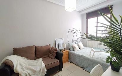 Bedroom of Flat to share in  Valencia Capital  with Air Conditioner and Terrace