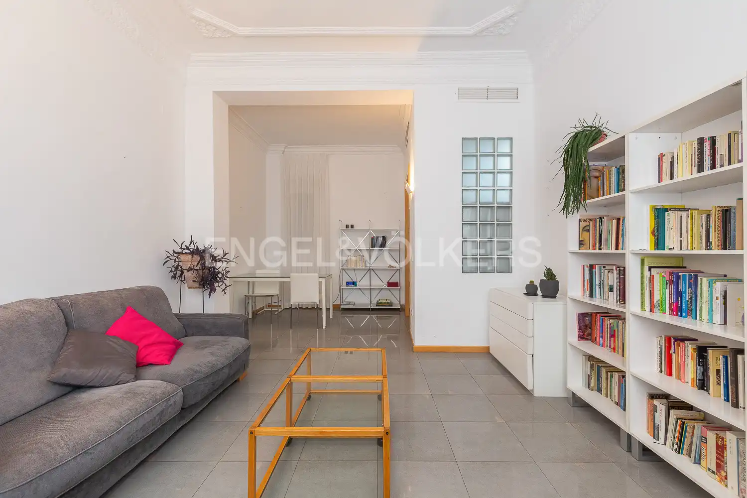 Living room of Flat for sale in Valencia  with Air Conditioner, Heating and Furnished