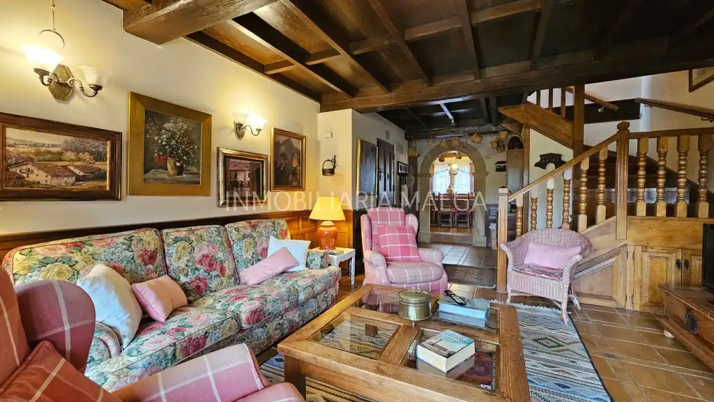 Sala de estar de Casa o chalet en venta en Colunga con Calefacción, Jardín privado y Parquet
