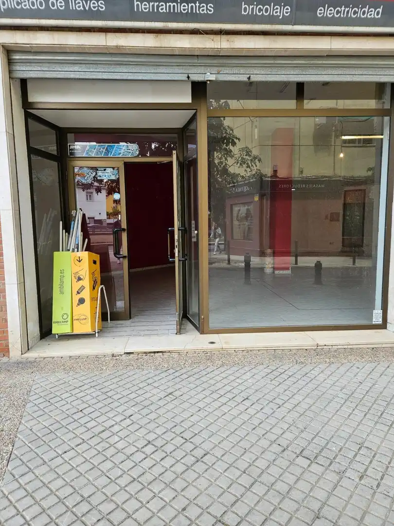 Geschaftsraum zur Miete in Barrio de Zaidín