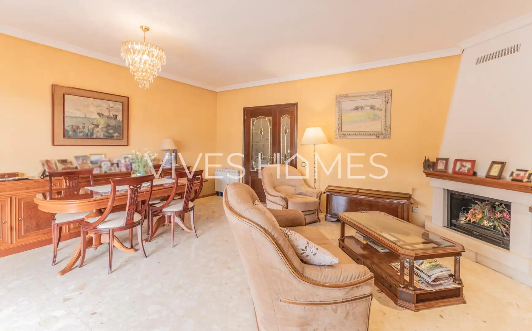 Sala de estar de Casa adosada en venta en Arenys de Mar con Calefacción, Terraza y Trastero